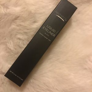 BNIB - aesthetica black liner